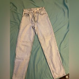 Levi tapered light wash Jean